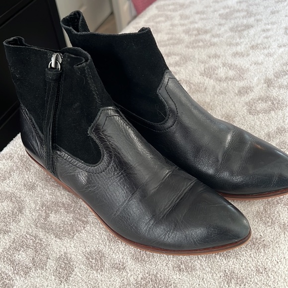 Frye Booties size 7.5. Purchased from Macy’s - Picture 2 of 2